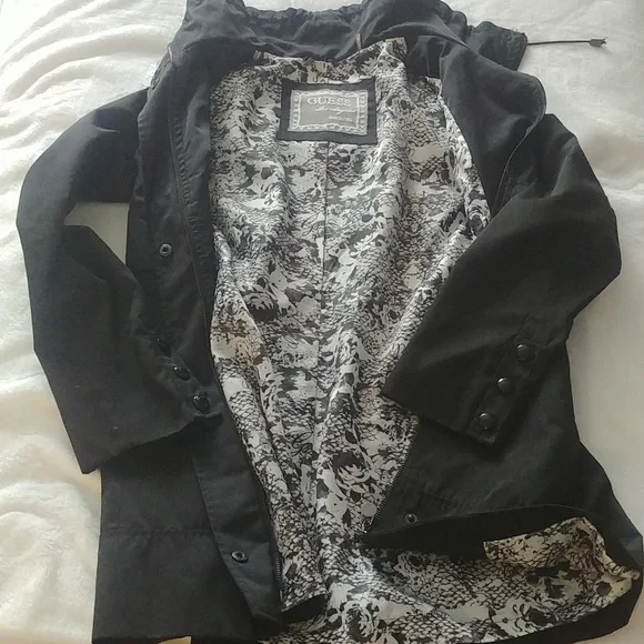 Guess Spring Raincoat - Picture 6 of 7